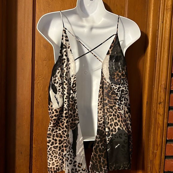 Bebe Woven Leopard Strap Back Tank Top - Picture 4 of 5
